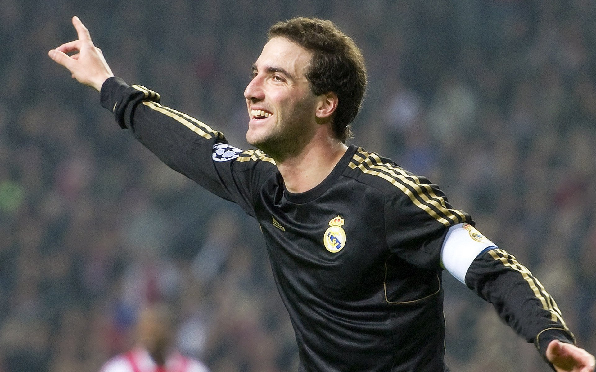 开云体育网页入口-“英超激战正酣，争冠大战进入白热化阶段”，英超bha